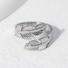 Fashionable Stainless Steel Feather Bypass opening Adjustable ring / Bague réglable en acier inoxydable